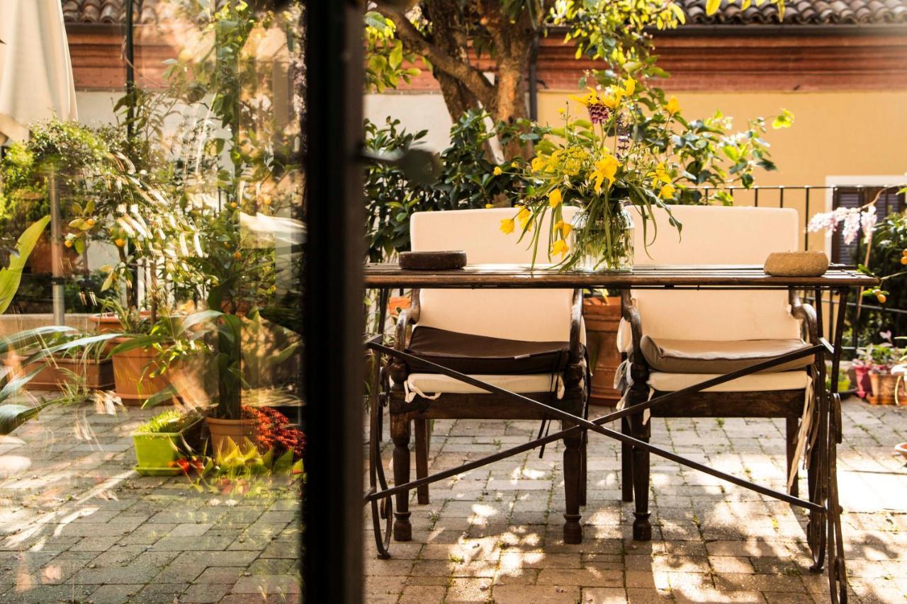 Bed and Breakfast L'Aromatario Neive Exterior foto