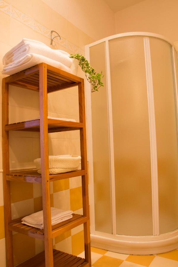 Bed and Breakfast L'Aromatario Neive Exterior foto