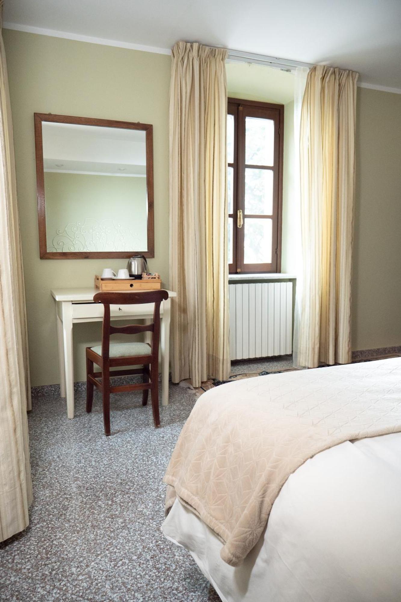 Bed and Breakfast L'Aromatario Neive Exterior foto