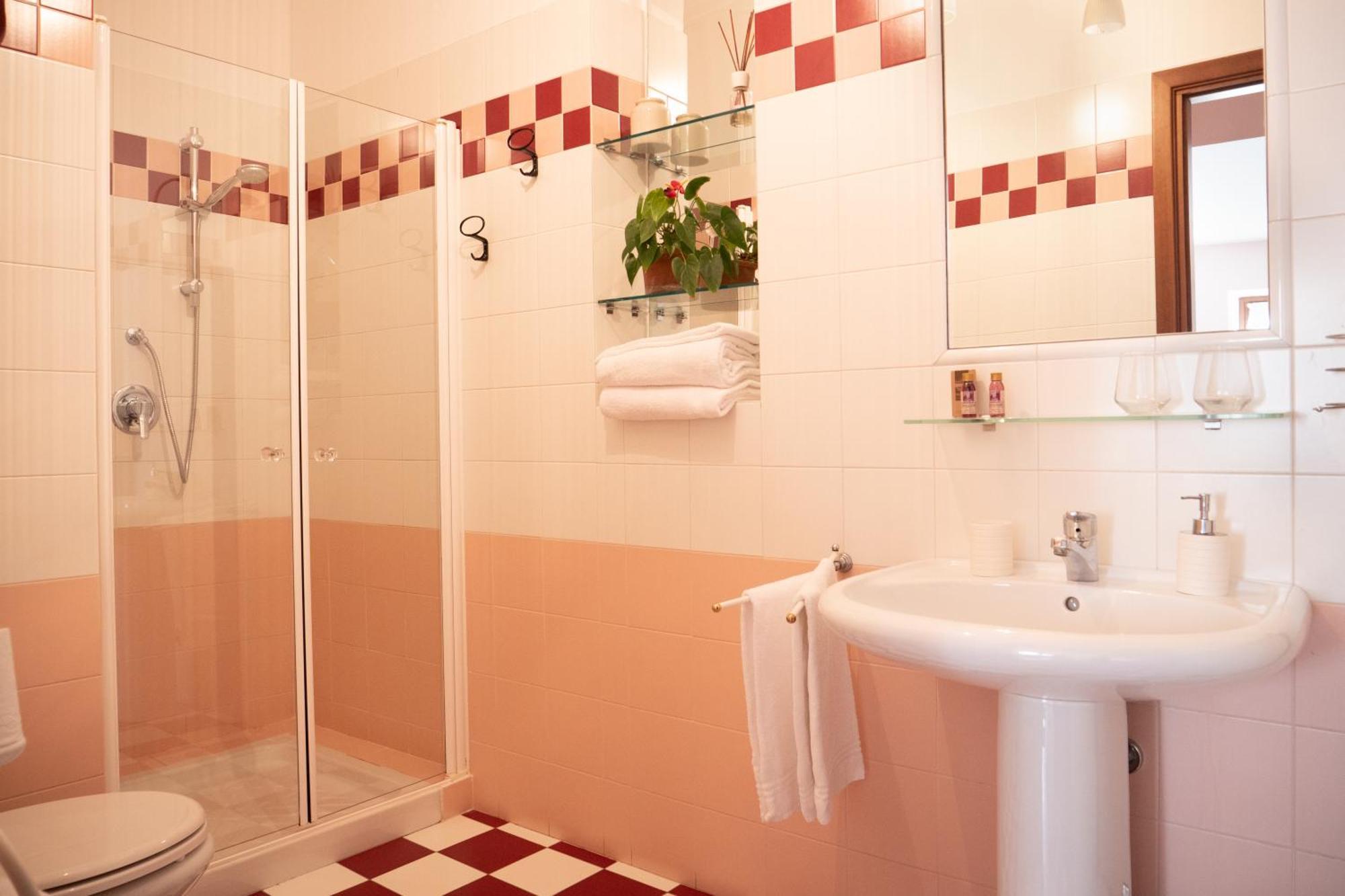 Bed and Breakfast L'Aromatario Neive Exterior foto