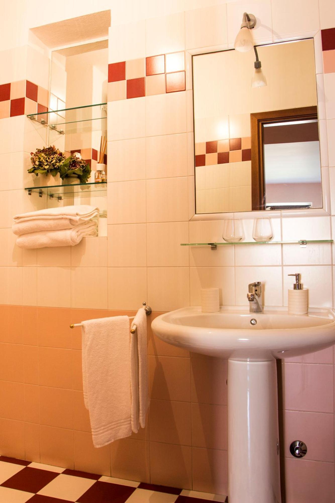 Bed and Breakfast L'Aromatario Neive Exterior foto