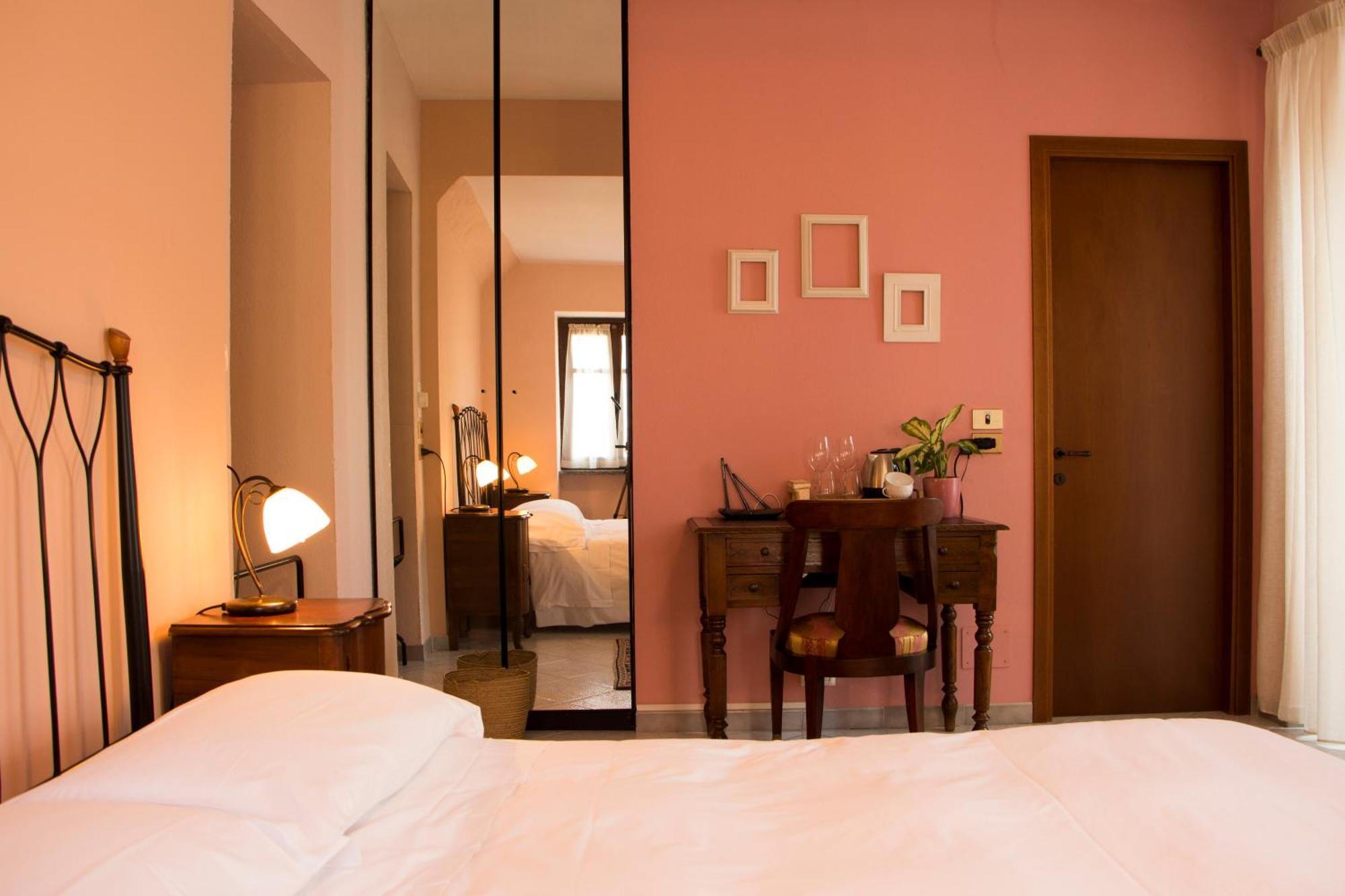 Bed and Breakfast L'Aromatario Neive Exterior foto